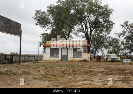 Abandoned gas station along Historic route 66,Texas Stock Photo