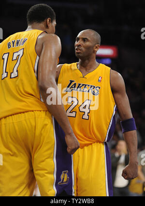 Los angeles lakers kobe bynum hi-res stock photography and images - Alamy