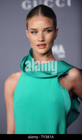 Actress Rosie Huntington-Whiteley arrives at the MTV Movie Awards at