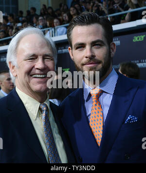 Chris Pine With His Father Robert Pine At The Premiere Of Paramount Pictures Star Trek Into Darkness Arrivals Held At Dolby Theater In Hollywood Ca May 14 2013 Photo By Joe Martinez
