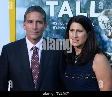 Jim Caviezel and his wife, Kerri Browitt, at VH-1's Big in 2004 award