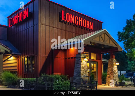 LongHorn Steakhouse in Lawrenceville (Metro Atlanta), Georgia. (USA) Stock Photo