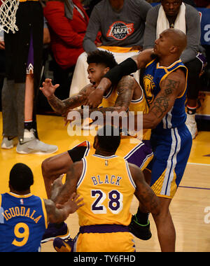 Golden State Warriors forward David West (3) defends a shot by ...