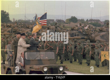 Jimmy Carter and Helmut Schmidt review NATO troops Stock Photo