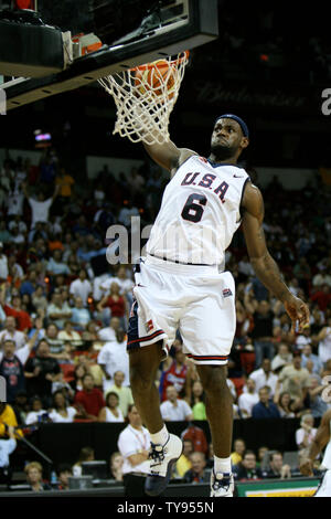 Lebron James of the Cleveland Cavaliers throws down a slam dunk during Team USA's 118-81 gold medal clinching victory over Argentina in the final basketball game of the FIBA Americas Championship at the Thomas & Mack Center in Las Vegas, Nevada on September 2, 2007. James led all scorers with 31 points. (UPI Photo/Daniel Gluskoter) Stock Photo
