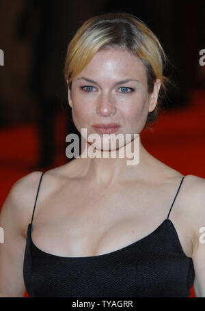 American actress Renee Zellweger attends the  World premiere of 'Miss Potter' at Odeon, Leicester Square in London on December 3, 2006.  (UPI Photo/Rune Hellestad) Stock Photo