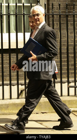 Chancellor of the Exchequer Alistair Darling arrives at No.10 Downing Street his first Cabinet meeting with the new British Prime Minister Gordon Brown on June 29, 2007. (UPI Photo/Hugo Philpott) Stock Photo