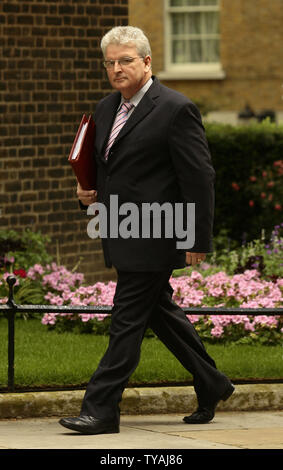 Minister for Defense Des Browne arrives at No.10 Downing Street for his first Cabinet meeting with the new British Prime Minister Gordon Brown on June 29, 2007. (UPI Photo/Hugo Philpott) Stock Photo