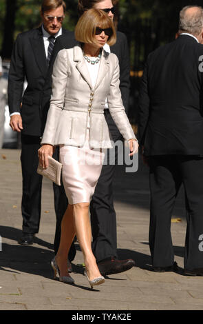 Anna Wintour during the Alexander McQueen Memorial Service, London Stock  Photo - Alamy