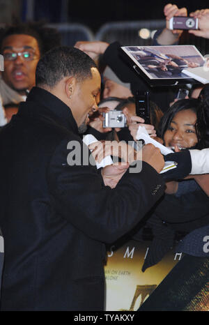 American actor Will Smith attends the premiere of 'I Am Legend' at Odeon, Leicester Square in London on December 19, 2007.  (UPI Photo/Rune Hellestad) Stock Photo