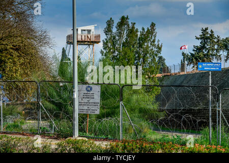 Grenze UN Pufferzone Nikosia Republik Zypern Stock Photo Alamy grenze-un-pufferzone-nikosia-republik-zypern-stock-photo-alamy