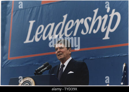 Photograph of President Reagan giving Campaign speech in Texas Stock Photo