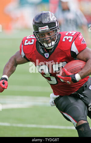 66 Atlanta Falcons Justin Griffith Photos & High Res Pictures - Getty Images