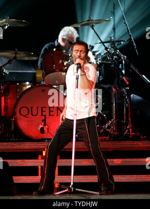 Paul Rodgers with Queen performs in concert at the American Airlines Arena in Miami, Florida on March 3, 2006. (UPI Photo/Michael Bush) Stock Photo