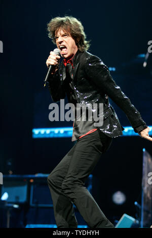 Mick Jagger and the Rolling Stones perform in concert at the Bank Atlantic Center in Sunrise, Florida on March 12, 2006. (UPI Photo/Michael Bush) Stock Photo