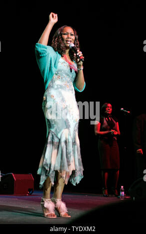 Yolanda Adams performs at the 'Mother's Day to Remember' concert at Yolanda Adams performs at the 'Mother's Day to Remember' concert at