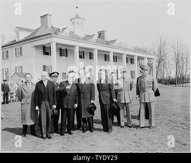 Photograph of President Vincent Auriol of France and other dignitaries outside George Washington's home at Mount Vernon. Stock Photo