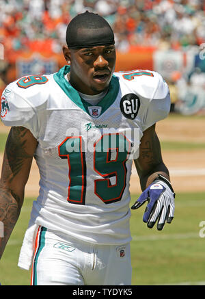 Miami Dolphins #19 Wide Receiver Ted Ginn Jr. The Miami Dolphins defeated  the New York Jets 30-25 at Giants Stadium Rutherford, NJ. (Credit Image: ©  Anthony Gruppuso/Southcreek Global/ZUMApress.com Stock Photo - Alamy