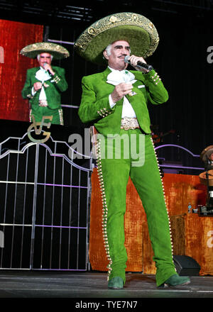 Mexican singing legend Vincente Fernandez performs in concert at the  American Airlines Arena in Miami on October 10, 2010. UPI/Michael Bush  Stock Photo - Alamy