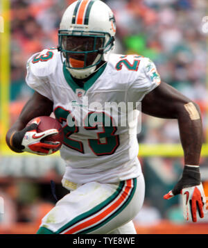 Miami Dolphins running back Ronnie Brown (23) warms up before an