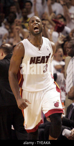 Dwayne wade chicago hi-res stock photography and images - Alamy