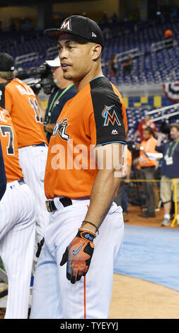 Marlins' Giancarlo Stanton beaned in head in practice