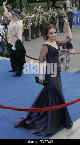 Porno video: Eshakdagi metr Qizni yechintirib siktirdim.