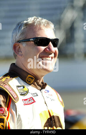 Race car driver Dale Jarrett talks on pit road before his run at qualifying for the Subway 500 NASCAR race at Martinsville Speedway in Martinsville, Virginia on October 20, 2006. (UPI Photo/Nell Redmond) Stock Photo