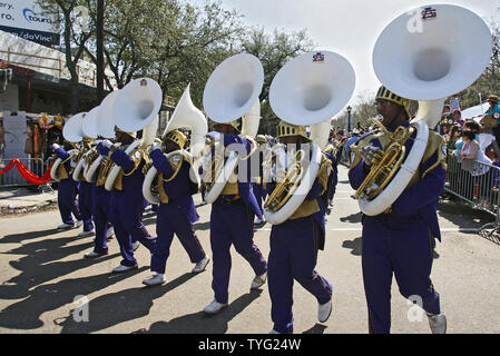 The St Augustine High School Marching Band in Orpheus Mardi Gras Parade ...