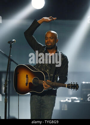 Darius Rucker, lead singer of Hootie and the Blowfish, performs at the 42nd annual Country Music Association (CMA) awards in Nashville, Tennessee on November 12, 2008. (UPI Photo/John Sommers II) Stock Photo