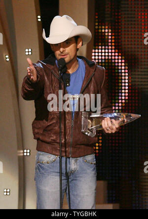 Brad Paisley accepts the Male Vocalist of the year Award at the 41st annual Country Music Association Awards in Nashville, Tennessee on November 7, 2007. (UPI Photo/John Angelillo) Stock Photo