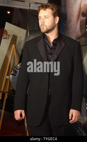 Actor Russell Crowe poses for the media at the Nov. 1, 2003 New York premiere of his new film 'Master and Commander:The Far Side of the World.'  (UPI/Ezio Petersen) Stock Photo