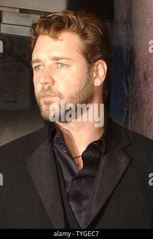Actor Russell Crowe poses for the media at the Nov. 1, 2003 New York premiere of his new film 'Master and Commander:The Far Side of the World.'  (UPI/Ezio Petersen) Stock Photo