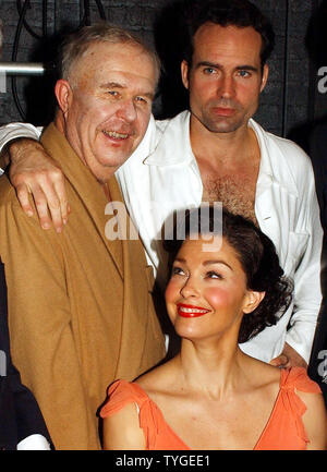 Actors Ned Beatty (left), Ashley Judd and Jason Patric pose backstage after their Nov. 2, 2003 opening night in the Tennessee Williams play 'Cat on a Hot Tin Roof' at Broadway's Music Box theatre.   (UPI/Ezio Petersen) Stock Photo