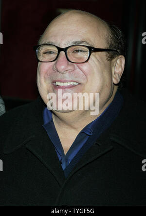 Danny Devito poses for pictures at the premiere of 'Big Fish' at the Ziegfeld Theater in New York on December 4, 2003.   (UPI Photo/Laura Cavanaugh) Stock Photo