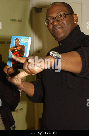 Randy Jackson, critic/judge on the tv series 'American Idol' appears at a Barnes and Noble instore promo in New York to launch his new book 'What's Up Dawg! How to Become a Recording Star.'  (UPI/Ezio Petersen) Stock Photo