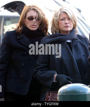 Martha Stewart and her daughter Alexis arrive on Jan. 29, 2004 at New York Federal Courthouse for her securities fraud trial.Testimony by the government's key witness Douglas Faneuil against Stewart was delayed.  (UPI/Ezio Petersen) Stock Photo