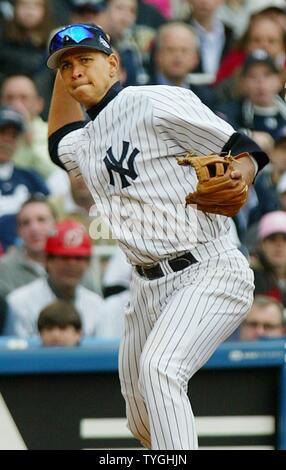 Frank Thomas of the Chicago White Sox reacts during the Gatorade Home ...