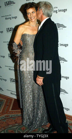 Actor Richard Gere and his wife actress Carey Lowell poses for the New York media on April 20, 2004 at the American Museum of the Moving Image salute to  Richard Gere. (UPI/Ezio Petersen) Stock Photo