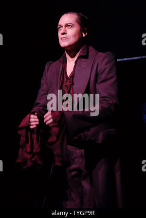 Tom Hewitt Actor Tom Hewitt, who protrays Dracula, takes his August 19, 2004 ...