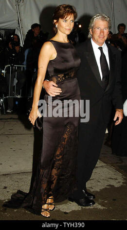 Actor Richard Gere and wife Carey Lowell attends the Costume Institute Gala celebrating Chanel on May 2, 2005 at New York's Metropolitan Museum of Art. (UPI Photo/Ezio Petersen) Stock Photo