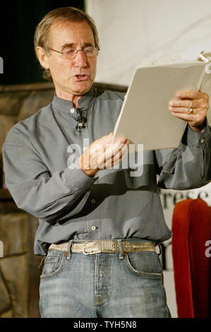 Jim Dale, who does all the voices for the 'Harry Potter' audio books, reads selections from the children's books on the eve of the release of J.K Rowling's ' Harry Potter and the Half-Blood Prince' on July 15, 2005 in New York City. Dale will be doing the voice characters for the sixth book of the series of this popular children's story. (UPI Photo/Monika Graff) Stock Photo