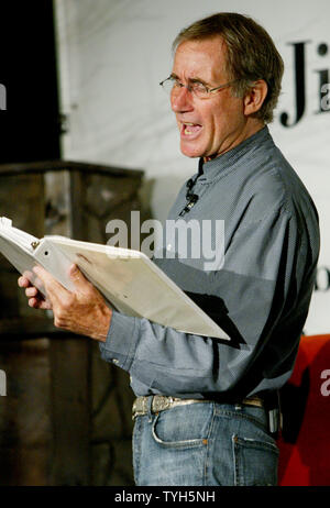 Jim Dale, who does all the voices for the 'Harry Potter' audio books, reads selections from the children's books on the eve of the release of J.K Rowling's ' Harry Potter and the Half-Blood Prince' on July 15, 2005 in New York City. Dale will be doing the voice characters for the sixth book of the series of this popular children's story. (UPI Photo/Monika Graff) Stock Photo