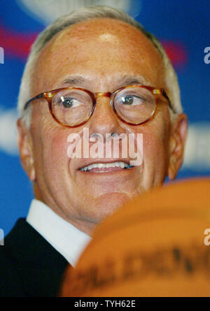 Basketball Hall of Famer Larry Brown is the New York  Knicks' new head coach as he is introduced during a press conference at Madison Square Garden on July 28, 2005 in New York City. Brown, former coach for the Detroit Pistons, will be the highest paid basketball coach ever, receiving over $10 million a year.  (UPI Photo/Monika Graff) Stock Photo