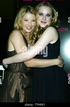 Elisabeth Harnois (left) and Evan Rachel Wood arrive for the premiere