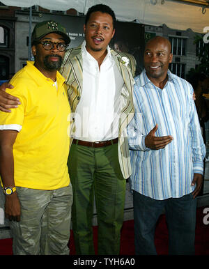 FOUR BROTHERS (2005) TERRENCE HOWARD, JOSH CHARLES, MARK WAHLBERG