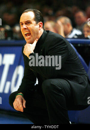 Notre Dame coach Mike Brey directs his team against North Carolina ...