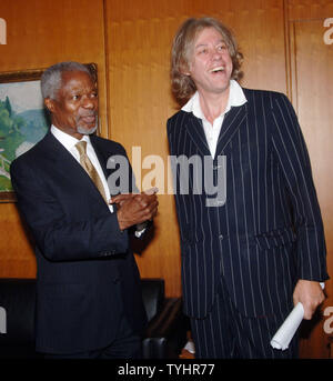 United Nations Secretary General Kofi Annan (left) meets with philanthropist-musician Sir Bob Geldof at UN headquarters in New York on October 18, 2006.  (UPI Photo/Ezio Petersen) Stock Photo