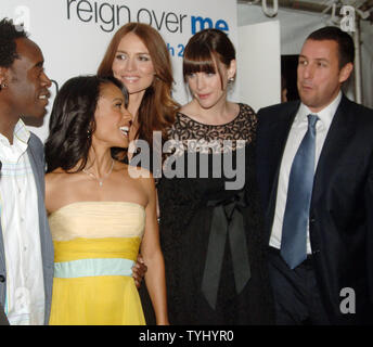 Actors Don Cheadle,Jada Pinkett Smith,Saffron Burrows,Liv Tyler and Adam Sandler (left to right) at the premiere of their new movie 'Reign Over Me' on March 20, 2007 in New York City.   (UPI Photo/Ezio Petersen) Stock Photo