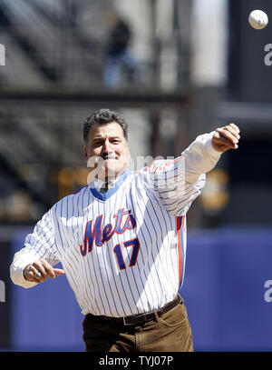 New York Mets old timer Keith Hernandez throws out the first pitch
